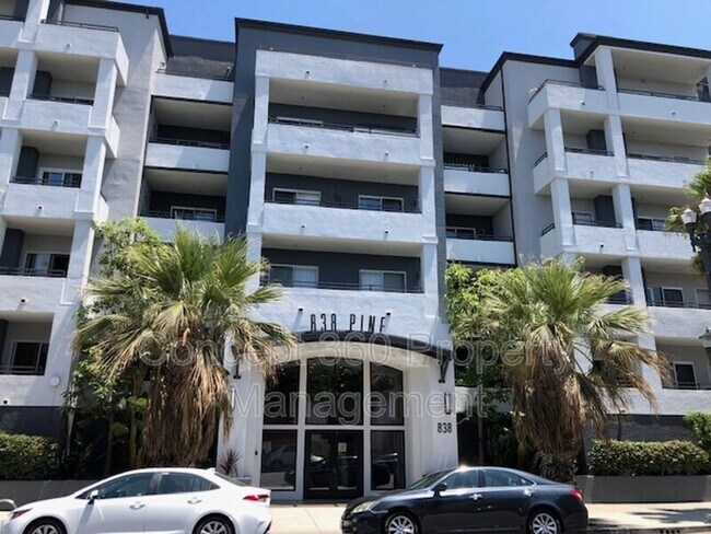 Foto del edificio - 838 Pine Ave