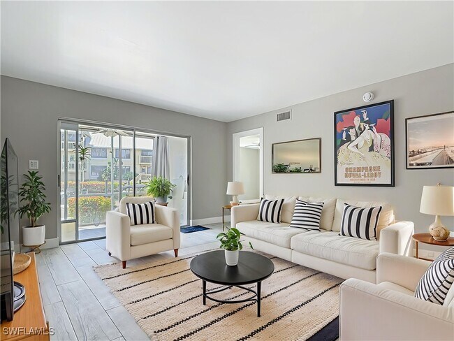 Foto del edificio - 1320 Blue Point Ave