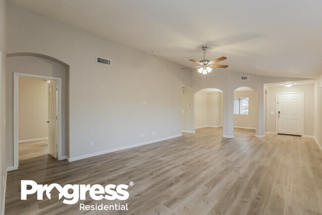 Foto del edificio - 25556 W St Charles Ct