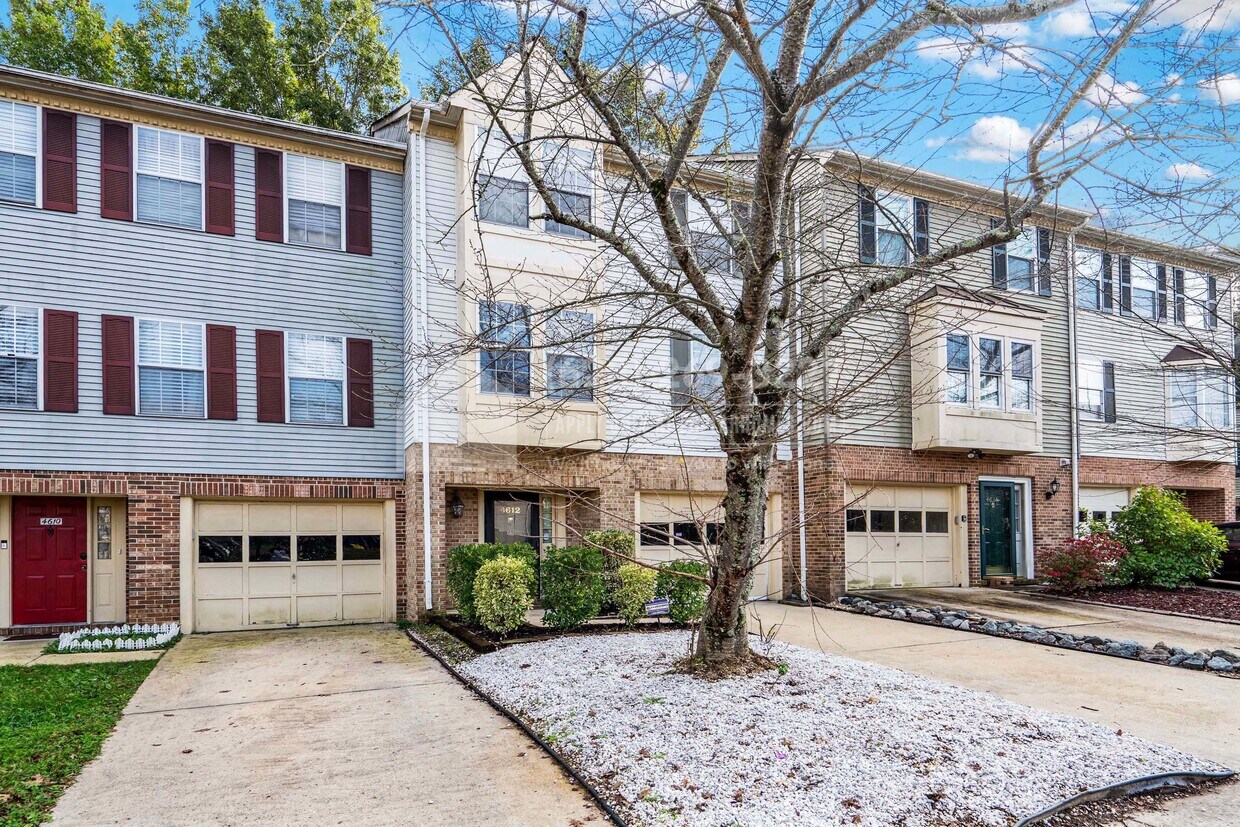 Foto principal - 4612 Colonel Fenwick Pl