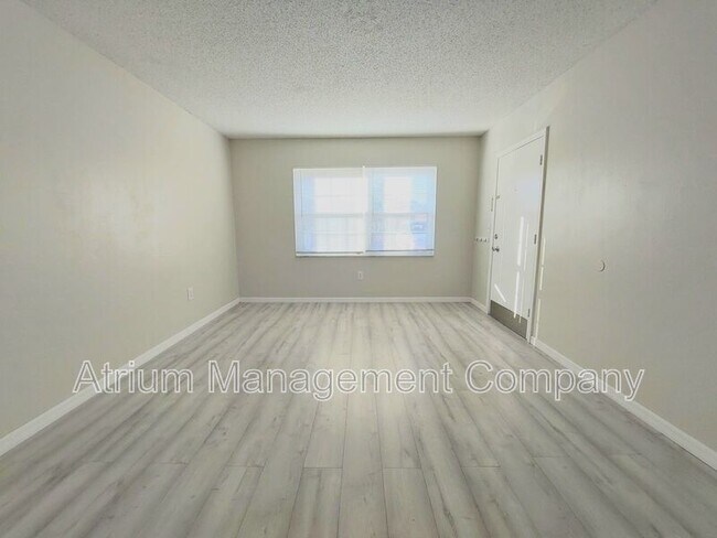 Foto del edificio - 1920 E Edgewood Dr