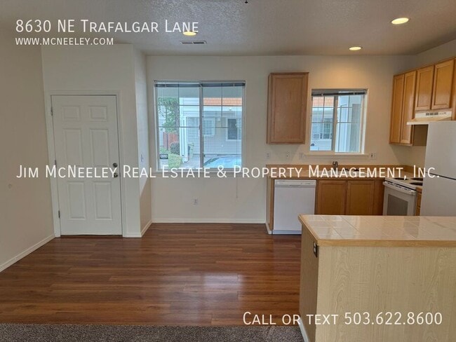 Foto del edificio - 8630 NE Trafalgar Ln