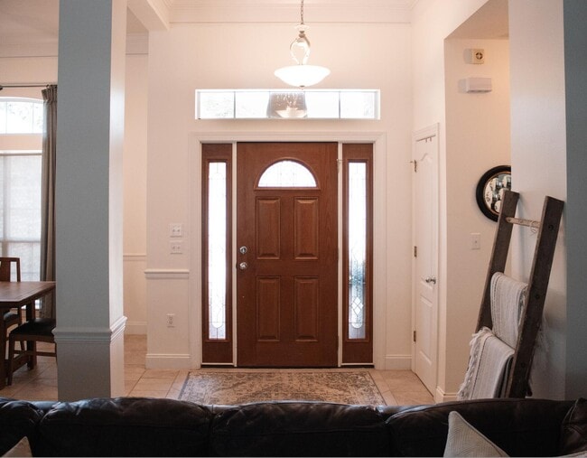 Foto del edificio - 807 Coldwater Creek Cir