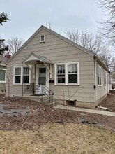 Building Photo - 828 1/2-615 1/2 Miles Ave