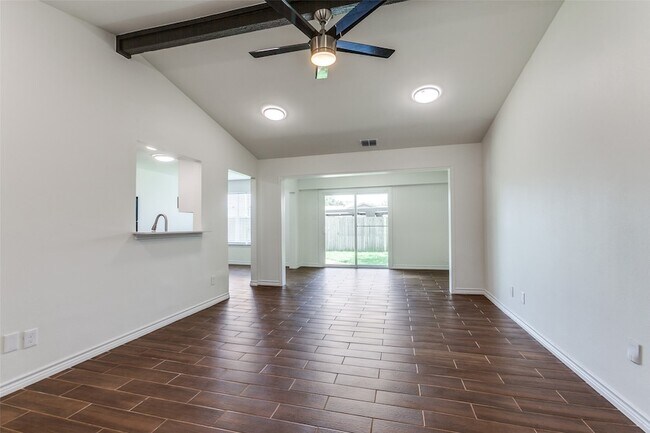 Foto del edificio - 2126 Trellis Pl