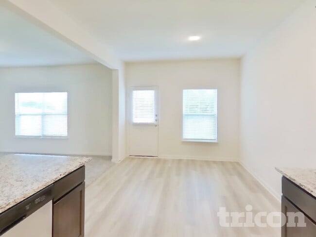 Foto del edificio - 230 Banjo Trl