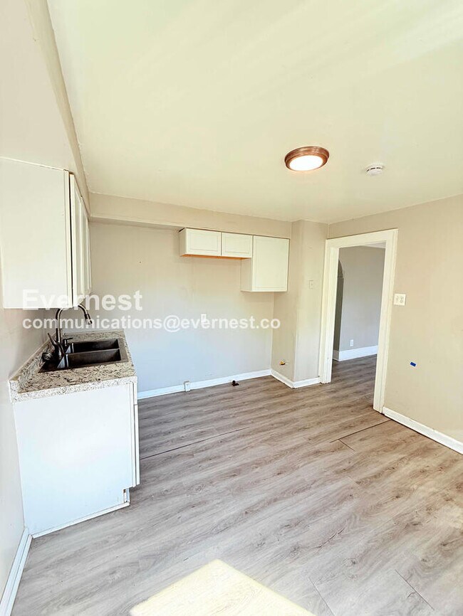 Foto del edificio - 5513 Somerset Ave