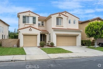Building Photo - 5050 Stone Ridge Dr