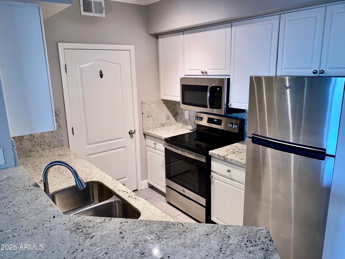 Foto principal - 1701 E Colter St