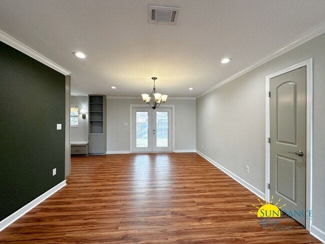 Building Photo - Beautifully Remodeled 3-Bedroom Home with ...