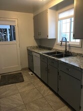 Building Photo - 114 W Northshore Dr