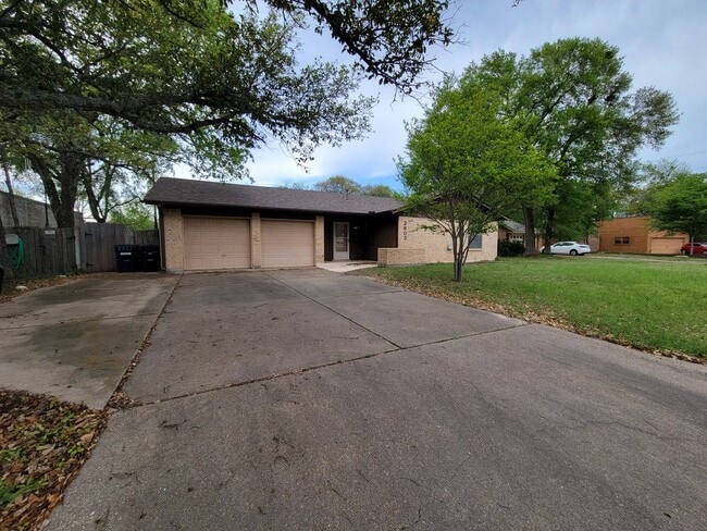 Building Photo - 2603 Vicksburg Ct