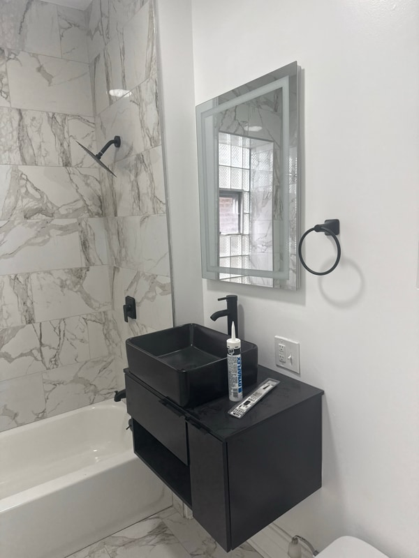 Building Photo - 6716 S Indiana Ave