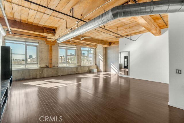 Foto del edificio - 530 S Hewitt St