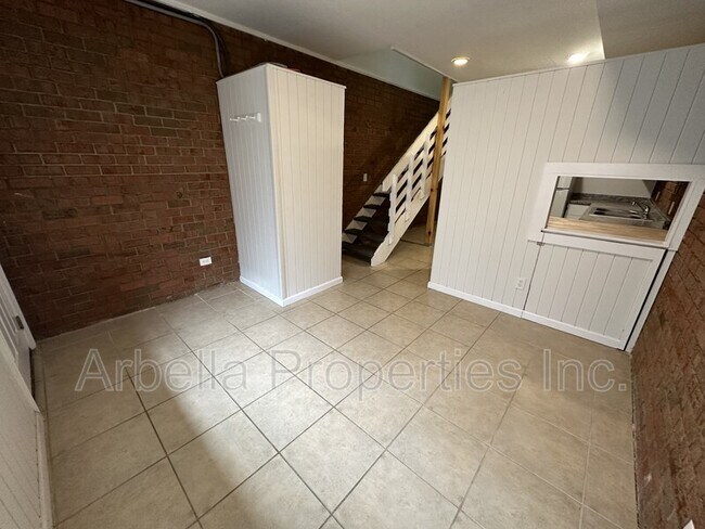 Foto del edificio - 604 W Pine St