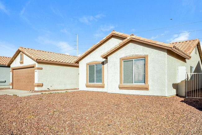 Building Photo - 5008 N Vista Del Rancho Way