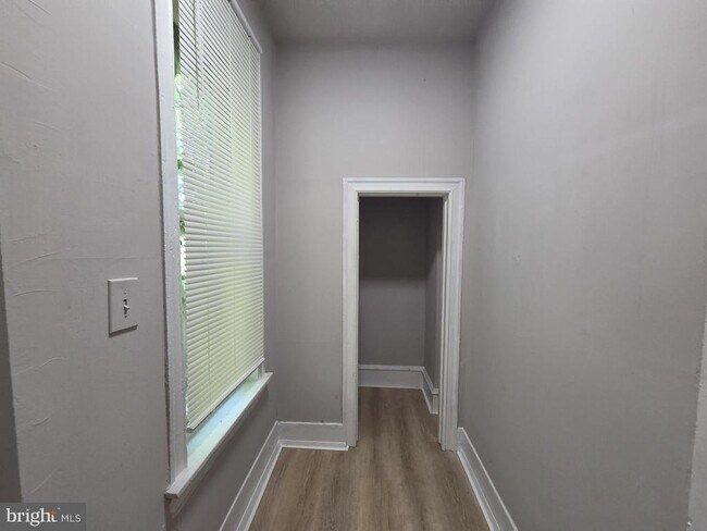 Foto del edificio - 5137 Marion St