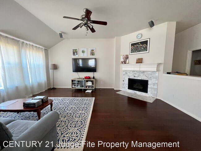 Foto del edificio - 4 br, 2.5 bath House - 814 Rushmore Drive