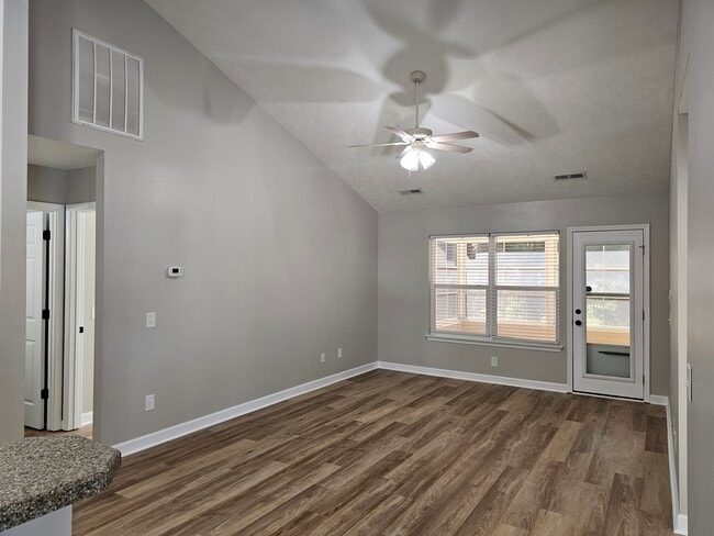 Foto del edificio - 118 Retreat Pl