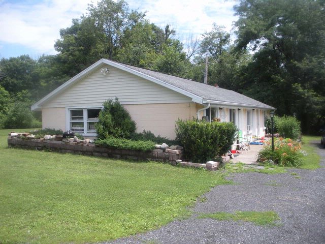 Primary Photo - 1036 Blue Mountain Rd