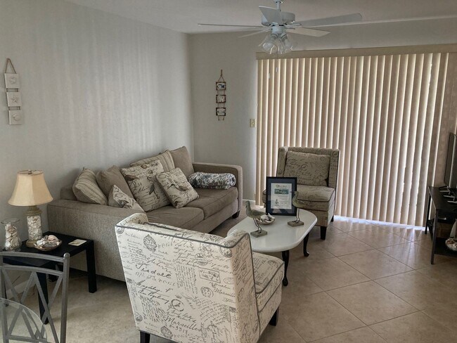 Foto del edificio - Furnished 2 Bedroom-2 Bath Condo in Estuary Complex of Marco Island