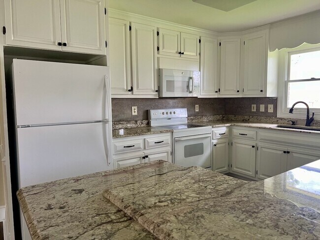 Building Photo - 5715 NC-581