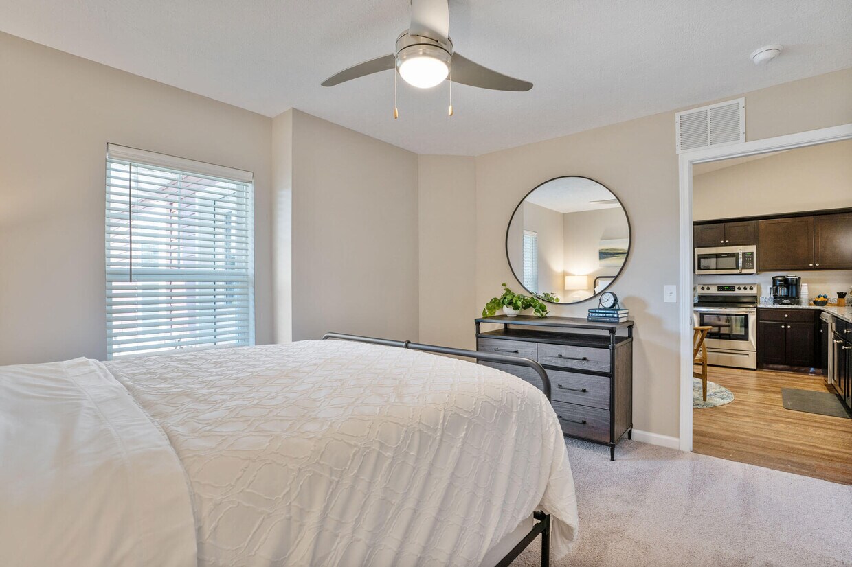 Redwood Oswego Apartments in Oswego, IL