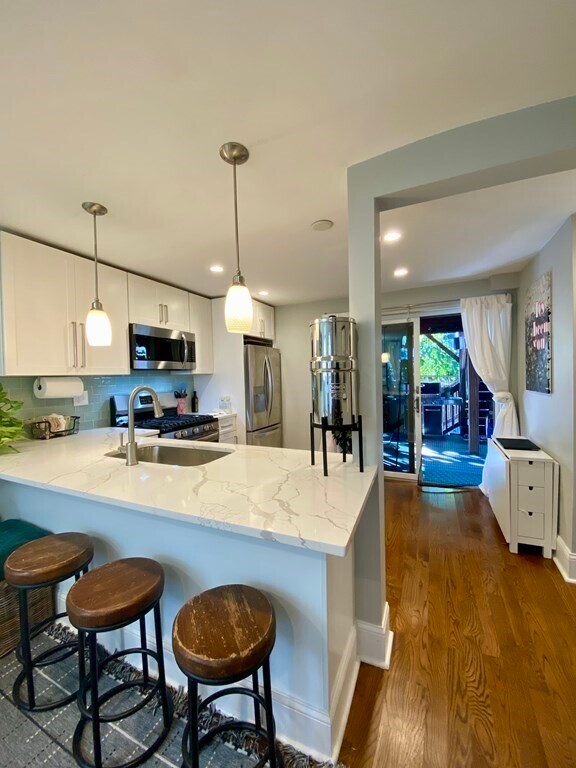 Foto principal - 211 W 3rd St