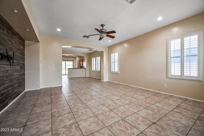 Building Photo - Gorgeous newer 3 Bedroom 2 Bath home close...