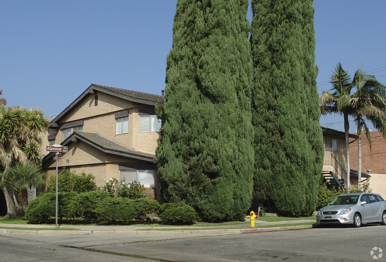 Primary Photo - 701 Padilla St