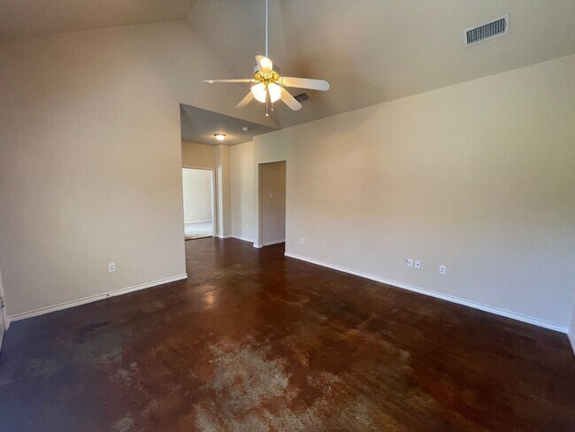 Foto del edificio - 285-287 Harmony Rd