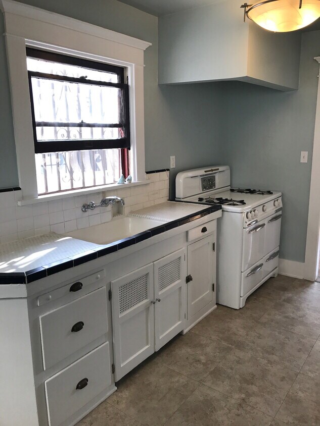 Kitchen with Vintage Stove - 4315 Marmion Way