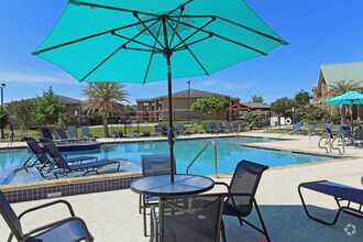 Building Photo - Fifteen12