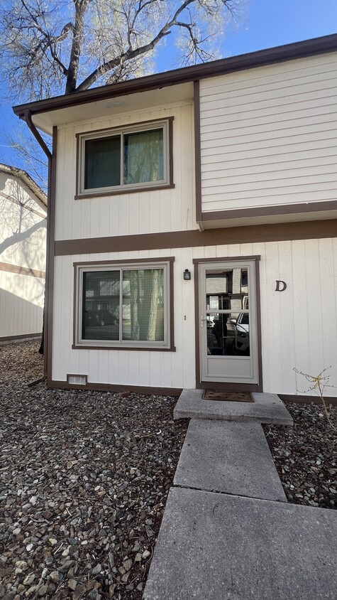 Foto principal - 725 Alexander Rd