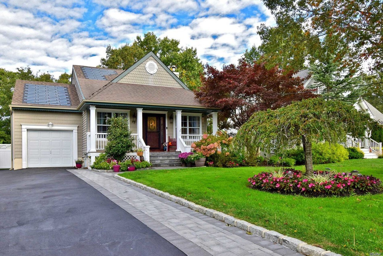 73 Mowbray St, Patchogue, NY 11772 House Rental in Patchogue, NY