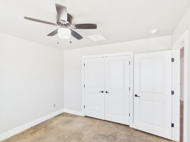 Building Photo - 124 Feather Way