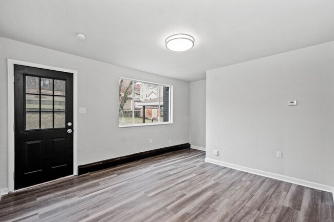 Foto del edificio - MOVE IN SPECIAL! SCORE HALF OFF 1ST MONTH'...