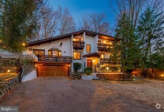 Building Photo - 707 Schindler Dr