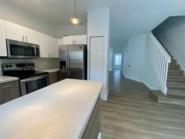 Building Photo - 8432 NW 107th Ct