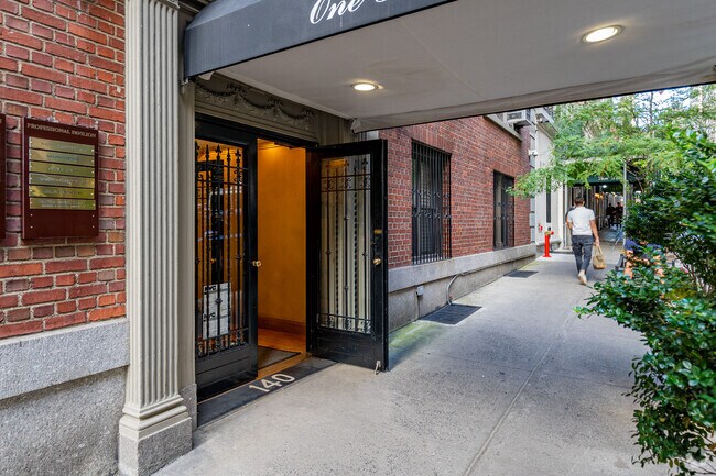 Entrada - 140 W 58th St
