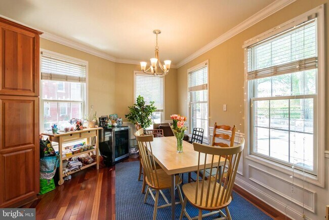 Building Photo - 2423 Grays Ferry Ave