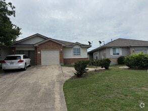 Building Photo - 2817 Southampton Way