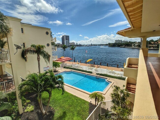 Foto del edificio - 341 N Birch Rd