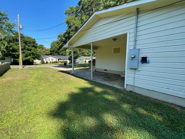 Foto del edificio - Updated 3/1 House in Lindale $1,295