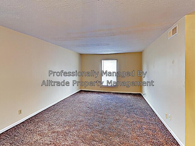 Building Photo - 1261 Huntington Ln