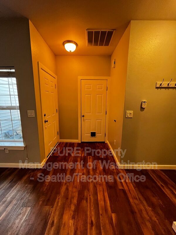 Foto del edificio - 617 7th St SE