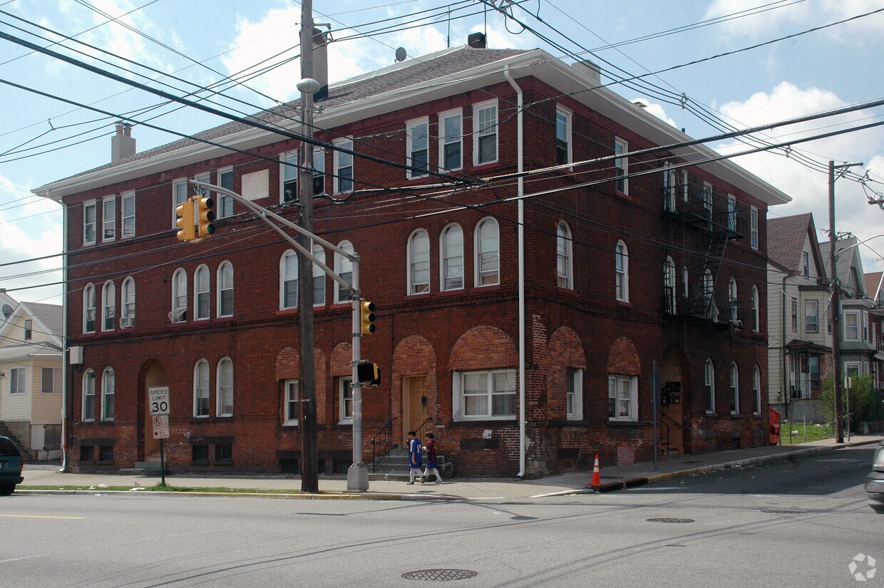 Foto del edificio - 354-356 Getty Ave