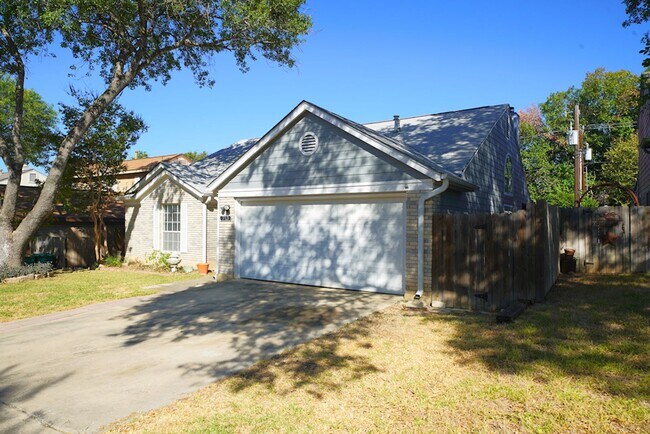 Foto del edificio - Great Home Near Randolph AFB - Realtor Com...