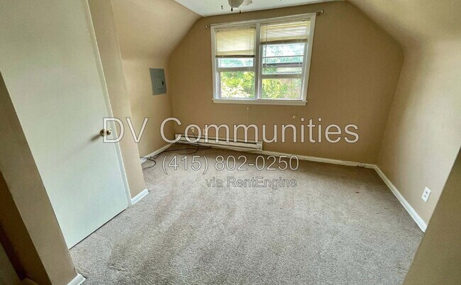 Foto del edificio - 1647 Hillcrest Rd