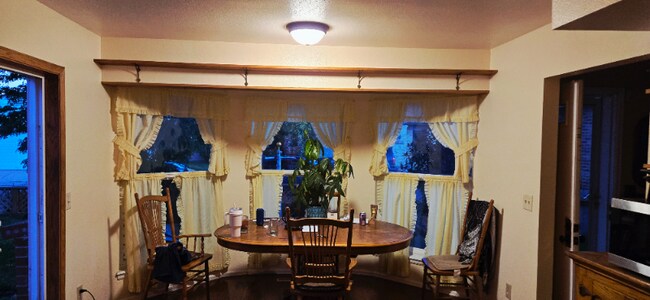 Foto del edificio - 138 Willow Pl S